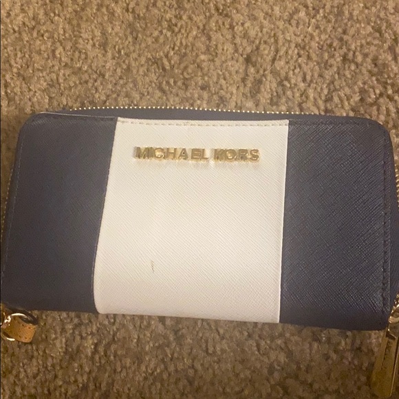 Michael kors bags - Picture 6 of 9